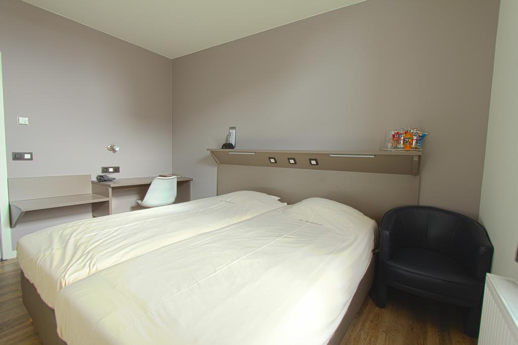 Hotel De Heidebloem Zoersel Esterno foto